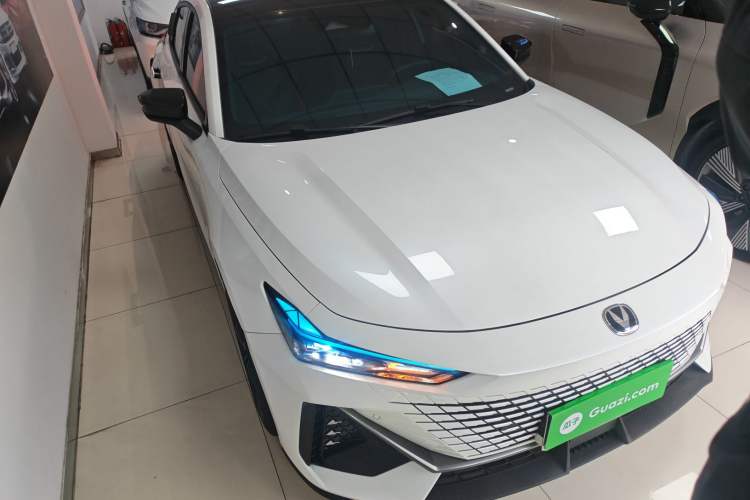 Used Changan UNI-V 2023 1.5T Prestige Model