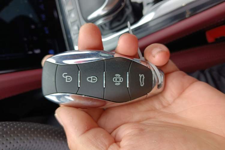 Used Hongqi H5 2024 1.5T DCT Smart Connect Flagship Edition
