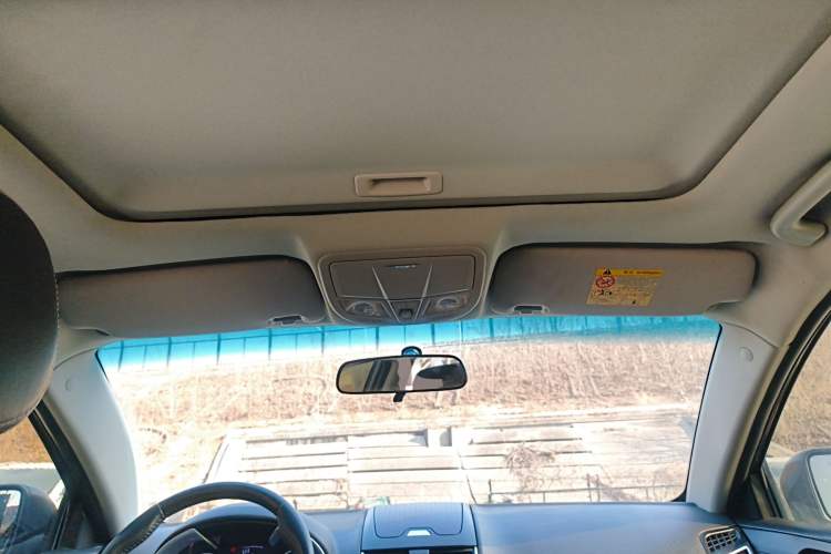 Used Geely Auto Emgrand 2016 Sedan 1.5L CVT Luxury Model
