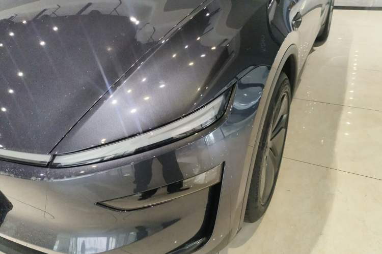 Used Tesla Model Y 2025 Long-Range All-Wheel Drive First Edition