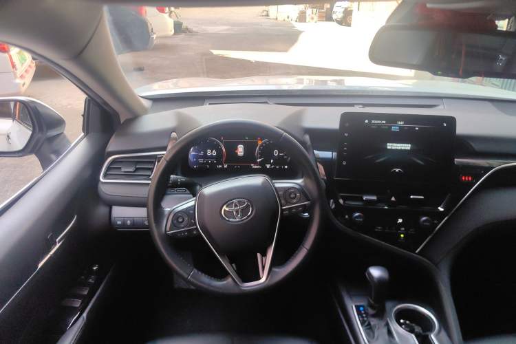 Used Toyota Camry 2021 2.5G Luxury Edition

