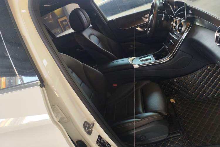 Used Mercedes-Benz GLC 2020 GLC 260 L 4MATIC Luxury Model
