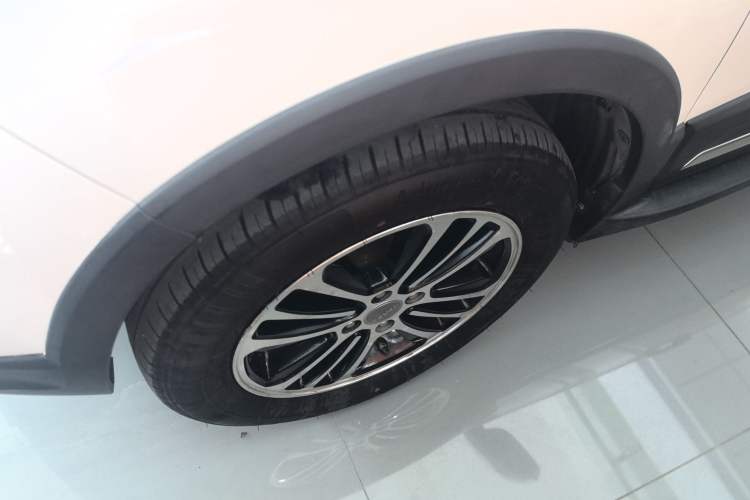 Used Haval H1 2016 Revised Version Blue Badge 1.5L AMT Luxury Edition
