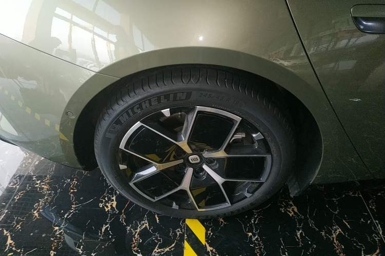 Used  SU7 2024 Rear-Drive Long-Range Intelligent Driving Version
