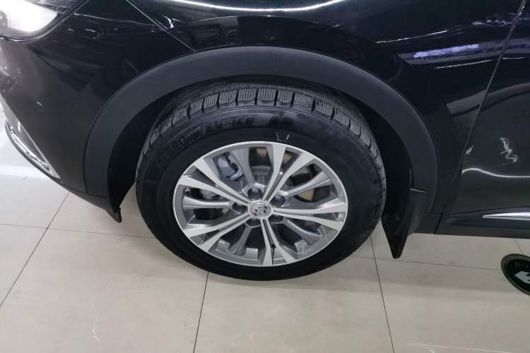 Used Buick Envision 2022 Encore Plus 652T Five-Seat Luxury Model
