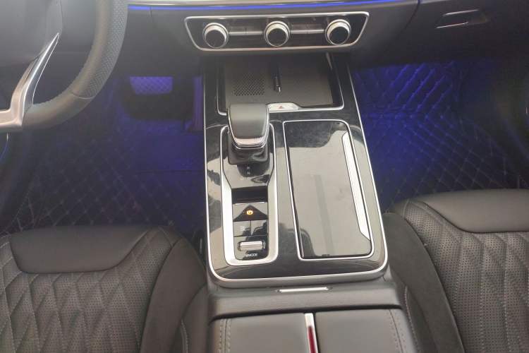 Used Hongqi HS5 2023 2.0T Four-Wheel Drive Flagship Pro Edition
