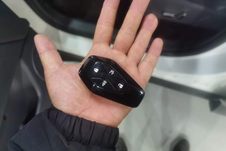 Used ARCFOX Alpha T5 2026 Model Range-Extended 1215 Yuanjing Smart Driving Version