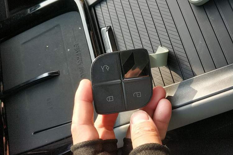 Used Lynk & Co 08 EM-P 2023 120km Long-Range Pro