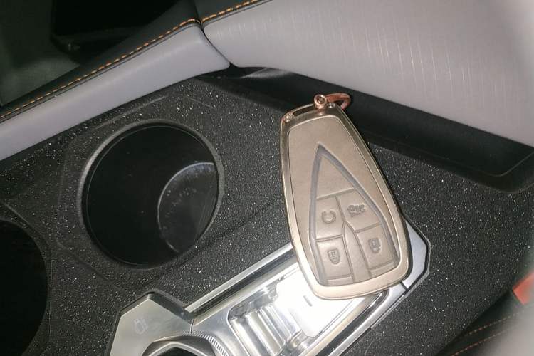 Used Changan UNI-V 2022 1.5T Prestige Version
