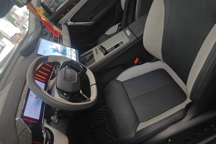 Used Geely Auto FX11 2024 1.5TD DCT Prestige Edition
