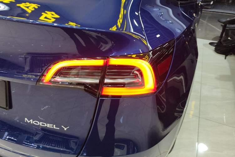 Used Tesla Model Y 2021 Standard Range Rear-Wheel Drive Version