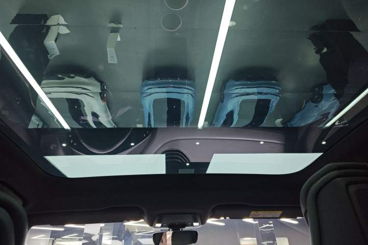 Used Porsche Taycan 2022-Year Updated Taycan