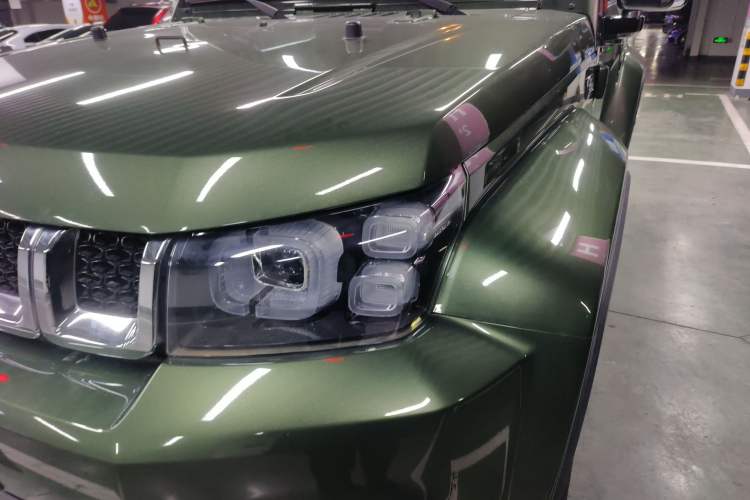 Used  BJ40 2020 2.0T Automatic Four-Wheel Drive Tribute Edition 2020 Xieke Version
