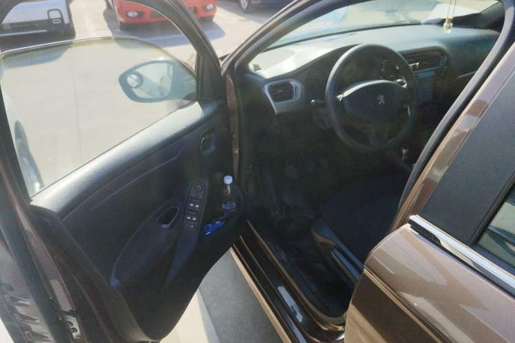 Used Peugeot 301 2014 1.6L Manual Comfort Edition