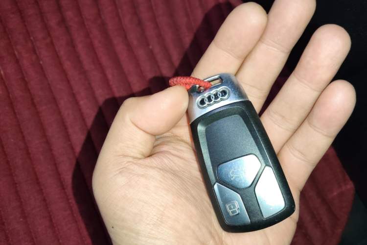 Used Audi A4L 2017 40 TFSI Ambition Edition
