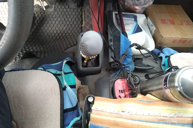 Used Jinbei Hiace 2018 2.0L Fifth-Generation Express Standard Version Extended High-Roof 6-Seater V19S
