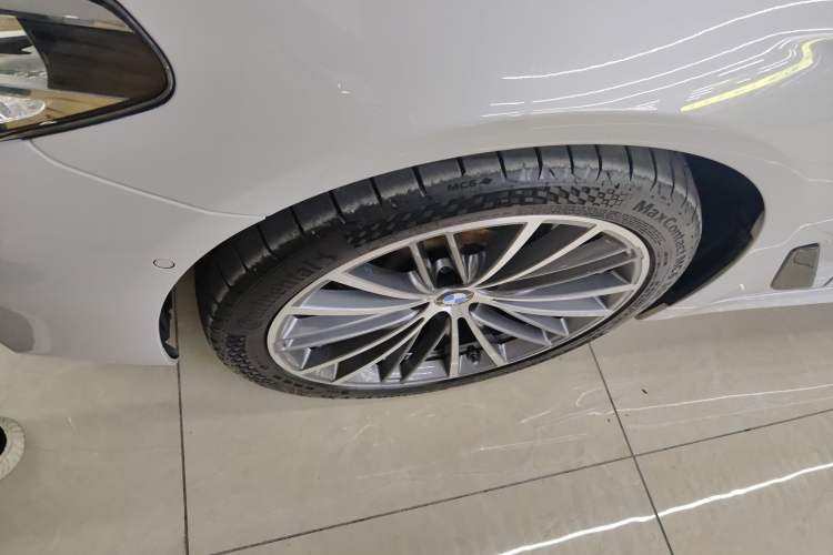 Used BMW 5 Series 2019 Facelifted 530Li Leading Edition M Sport Package
