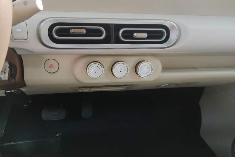 Used Wuling Hongguang MINIEV 2024 3rd Generation 215km Youth Edition
