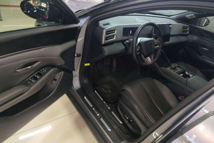 Used BYD Qin L 2024 DM-i 120KM Beyond Model