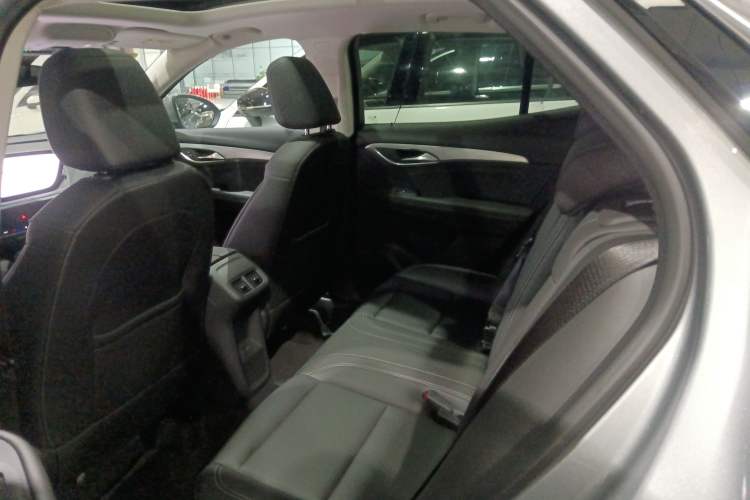 Used Buick Envision 2025 25T Entry-Grade Platinum Edition
