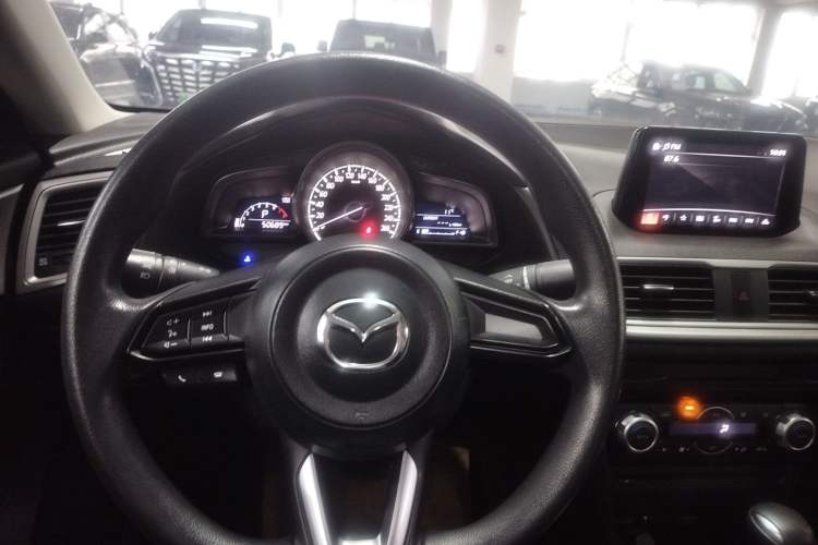 Used Mazda Mazda 3 Axela 2019 Cloud-Controlled Sedan 1.5L Automatic Luxury Model China VI Standard
