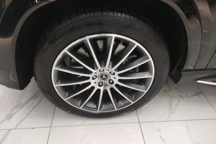 Used Mercedes-Benz GLE 2024 GLE 450 4MATIC Luxury Model
