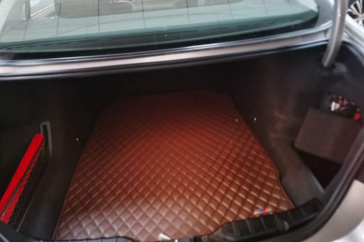 Used BMW 5 Series 2014 525Li Luxury Design Package
