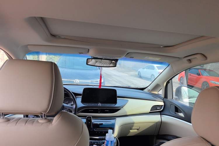 Used Buick GL8 2023 Facelifted Land Cruiser Executive Luxury Version
