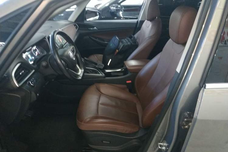 Used Buick GL6 2019 18T 6-Seater Connected Luxury Version China VI Standard
