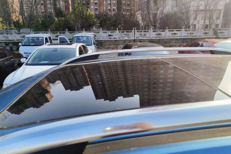 Used Roewe RX5 2016 20T Two-Wheel Drive Automatic Internet Smart Edition
