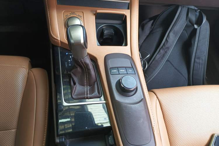 Used Lexus ES 2015 300h Comfort Edition
