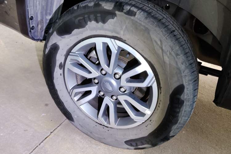 Used JMC DaDao 2023 All-Purpose 2.3T Diesel Manual Two-Wheel Drive Long-Wheelbase Comfort Edition