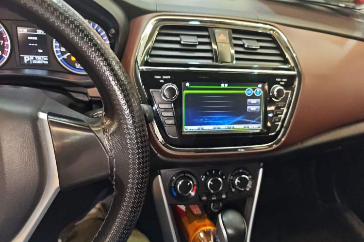 Used Suzuki Vitara S-Cross 2017 1.6L CVT Two-Wheel Drive Urban Fashion Model