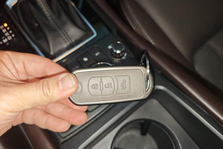 Used Mazda CX-4 2016 2.5L Automatic 4x4 Sky Blue Passion Edition
