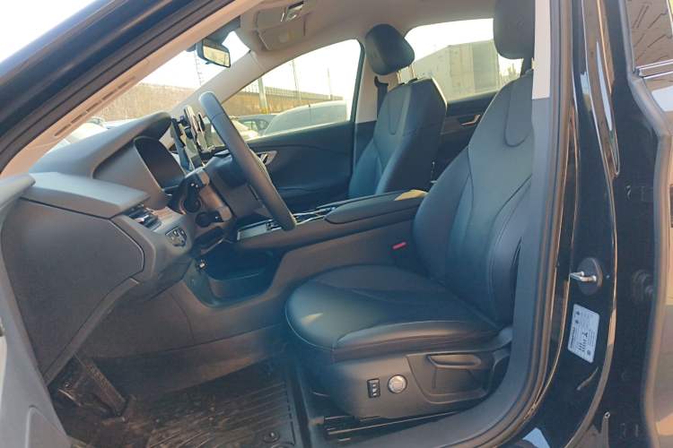 Used Hongqi E-QM5 2023 620km PLUS
