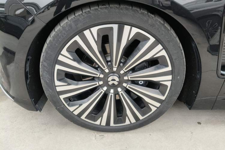 Used Nio ET9 2025 100kWh Signature Edition
