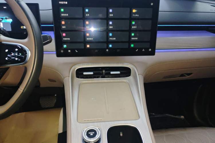 Used Chery Tiggo 8 PLUS C-DM 2025 1.5T 116 km Prestige Version 5 Seats
