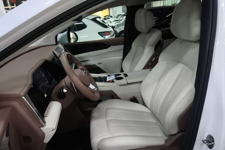 Used BYD Xia 2025 DM-i 1.5T 180km Excellence Model
