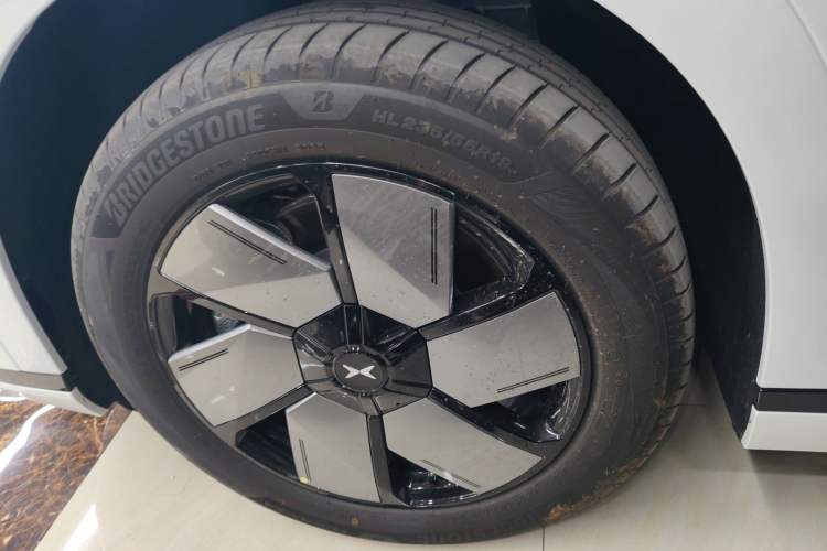 Used XPeng X9 2025 650 Long-Range Max
