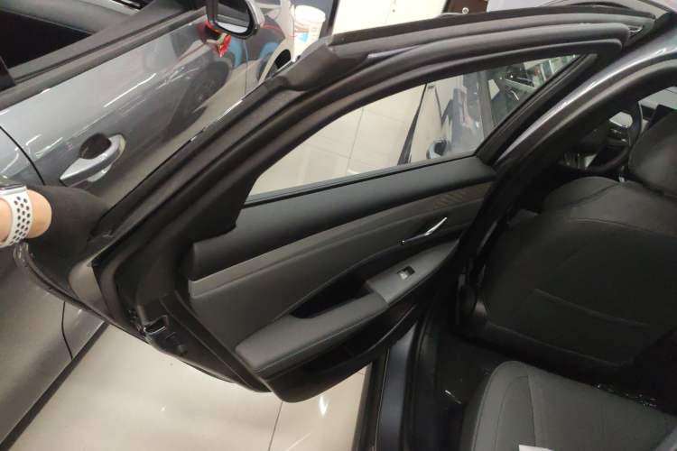 Used BYD Qin PLUS 2025 DM-i Smart Drive 55KM Leading Model
