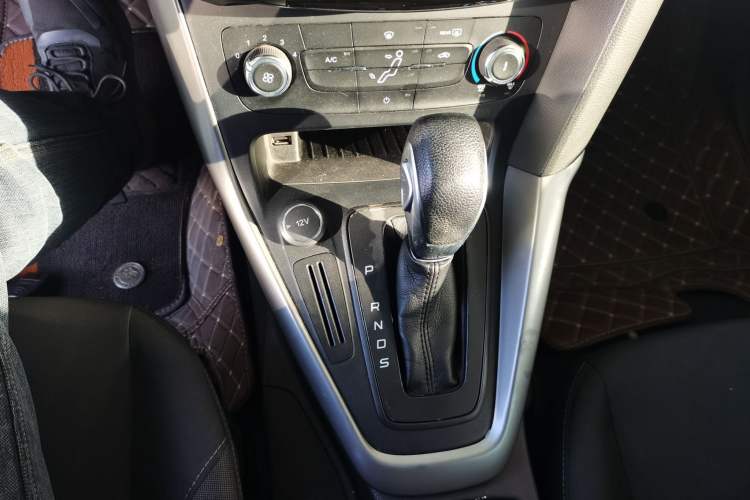 Used Ford Focus 2017 Hatchback 1.6L Automatic Comfort Plus SmartDrive Edition
