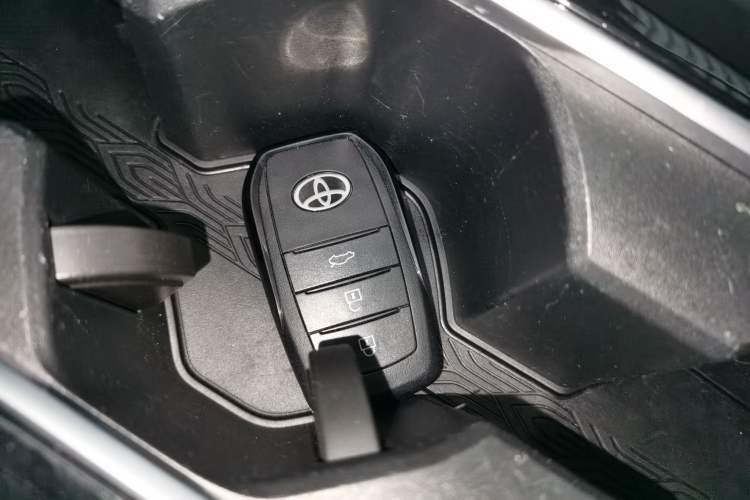 Used Toyota Camry 2024 Dual-Motor 2.0 HE Elite Edition
