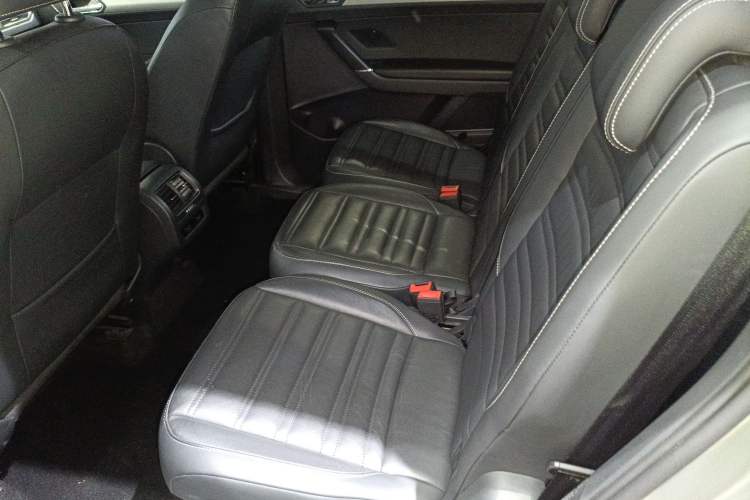 Used Volkswagen Touran 2016 Volkswagen Touran L 280TSI DSG Comfort Edition
