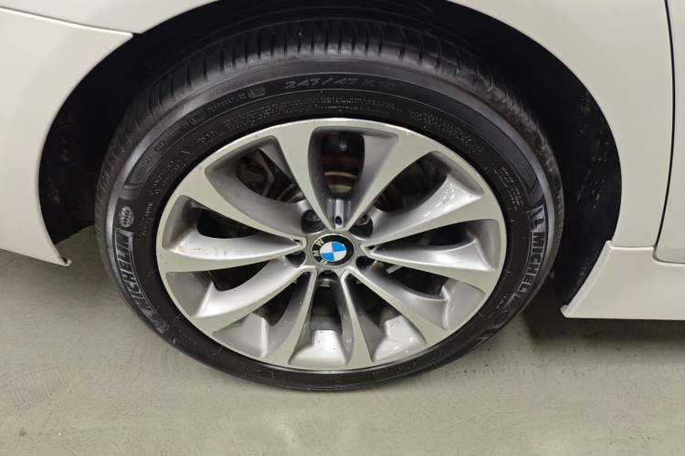 Used BMW 5 Series 2014 528Li Leading Model