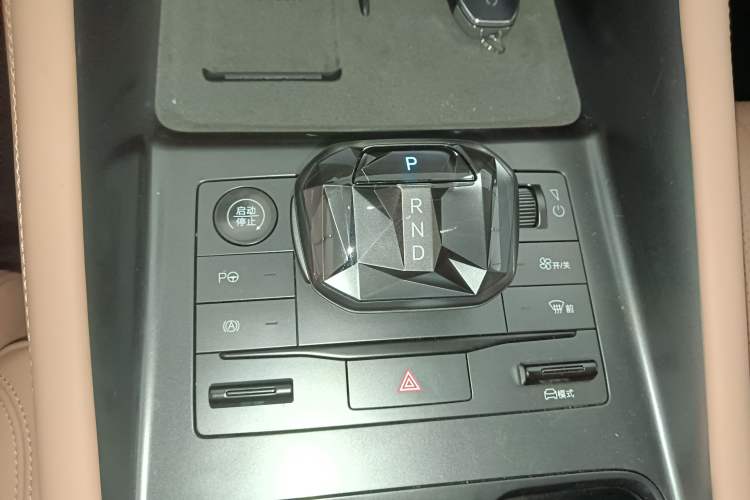 Used BYD Song L EV 2025 Intelligent Driving Version 662 km LiDAR Excellence Edition
