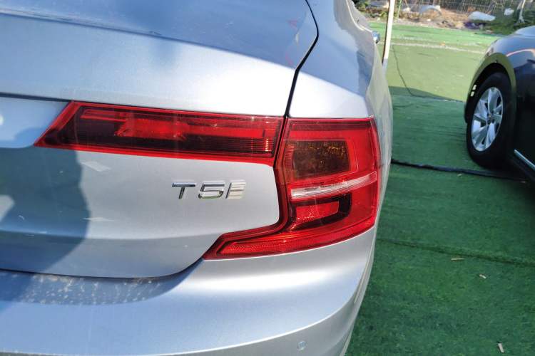 Used Volvo S90 2020 Facelift T5 Smart & Luxurious Edition
