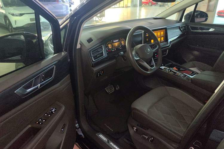 Used Volkswagen Viloran 2023 380TSI Flagship Edition
