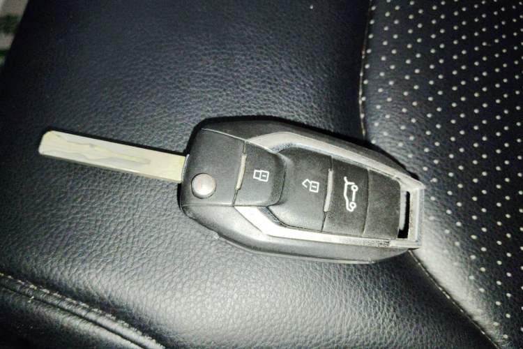 Used SAIC MAXUS EUNIQ 5 2020 Elite Edition 7 Seats