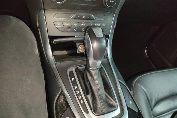 Used Ford Edge 2018 EcoBoost 245 Two-Wheel-Drive Titanium 7-Seater China V Standard
