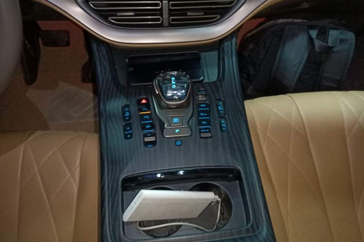 Used Denza D9 2022 DM-i 970 Four-Wheel Drive Flagship Model